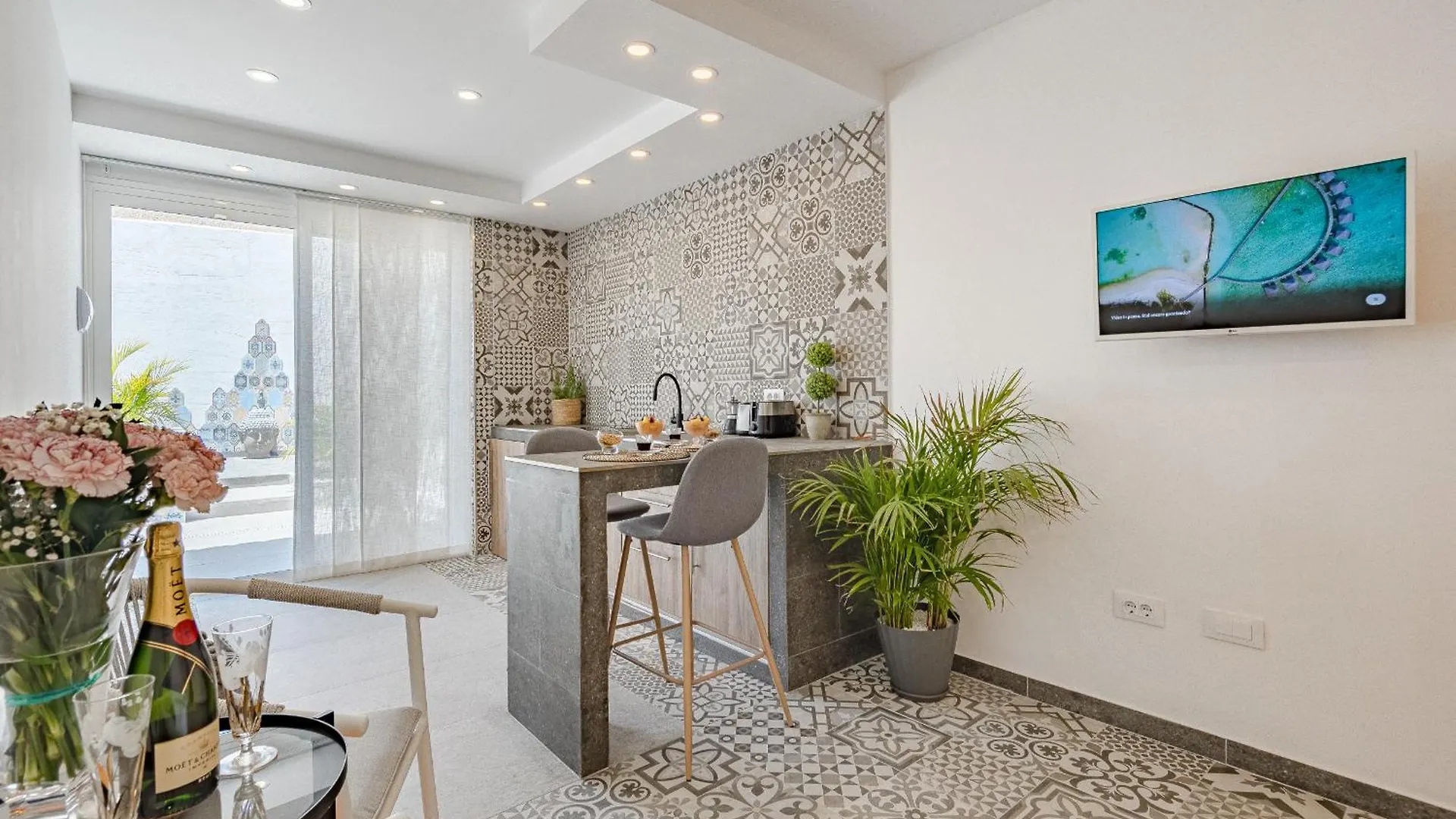 Margot Holiday Suite Callao Salvaje