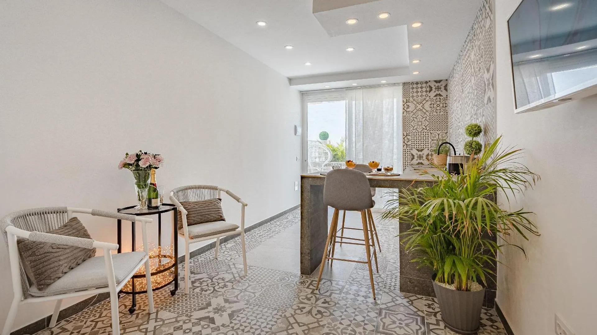 Margot Holiday Suite Callao Salvaje